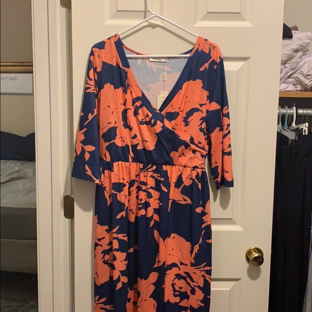 NWT Dress w/pockets